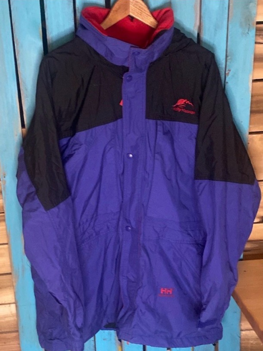 Helly-Hansen ski parka size XL violet, black and red 2 way zipper with snaps